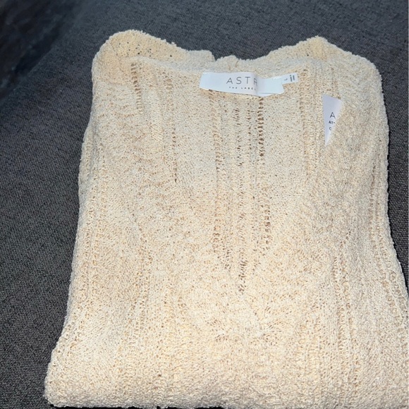❄️SOLD❄️ASTR the label Wrap Front Pointelle Sweater Sz. L Color: Cream - Picture 3 of 10